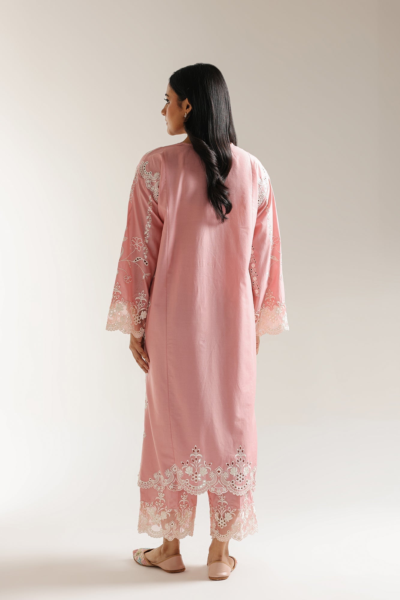 EMBROIDERED SUIT (E103/425/3381)