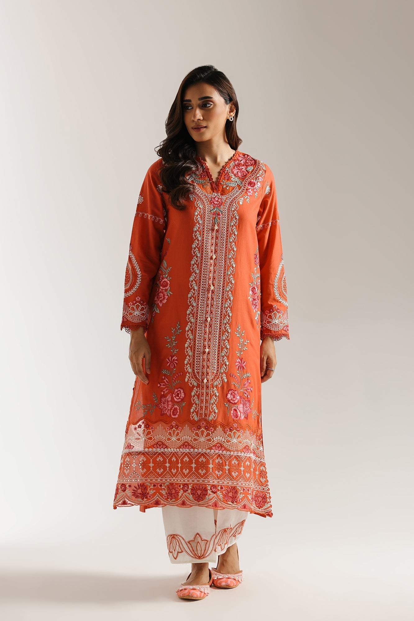 EMBROIDERED SUIT (E3388/103/323)