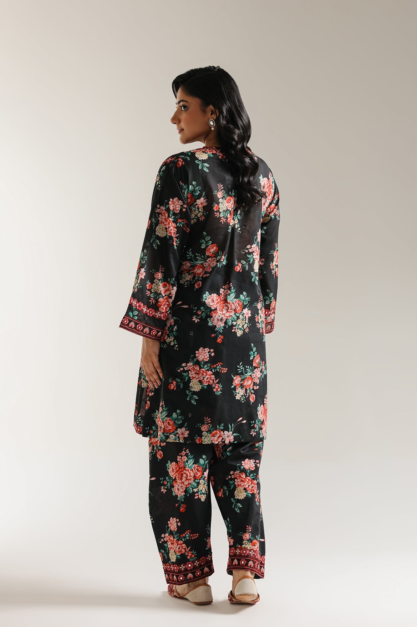 EMBROIDERED SUIT (E3405/103/902)