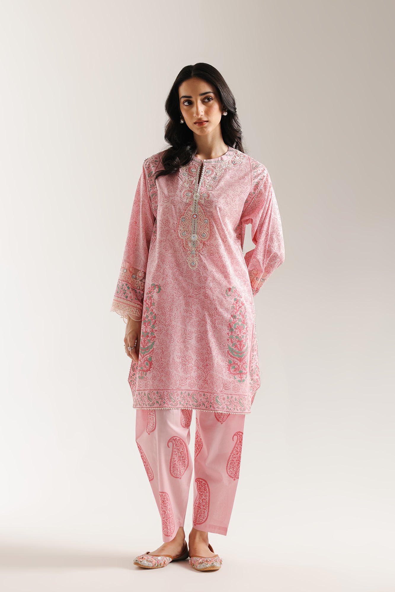 EMBROIDERED SUIT (E3433/103/529)