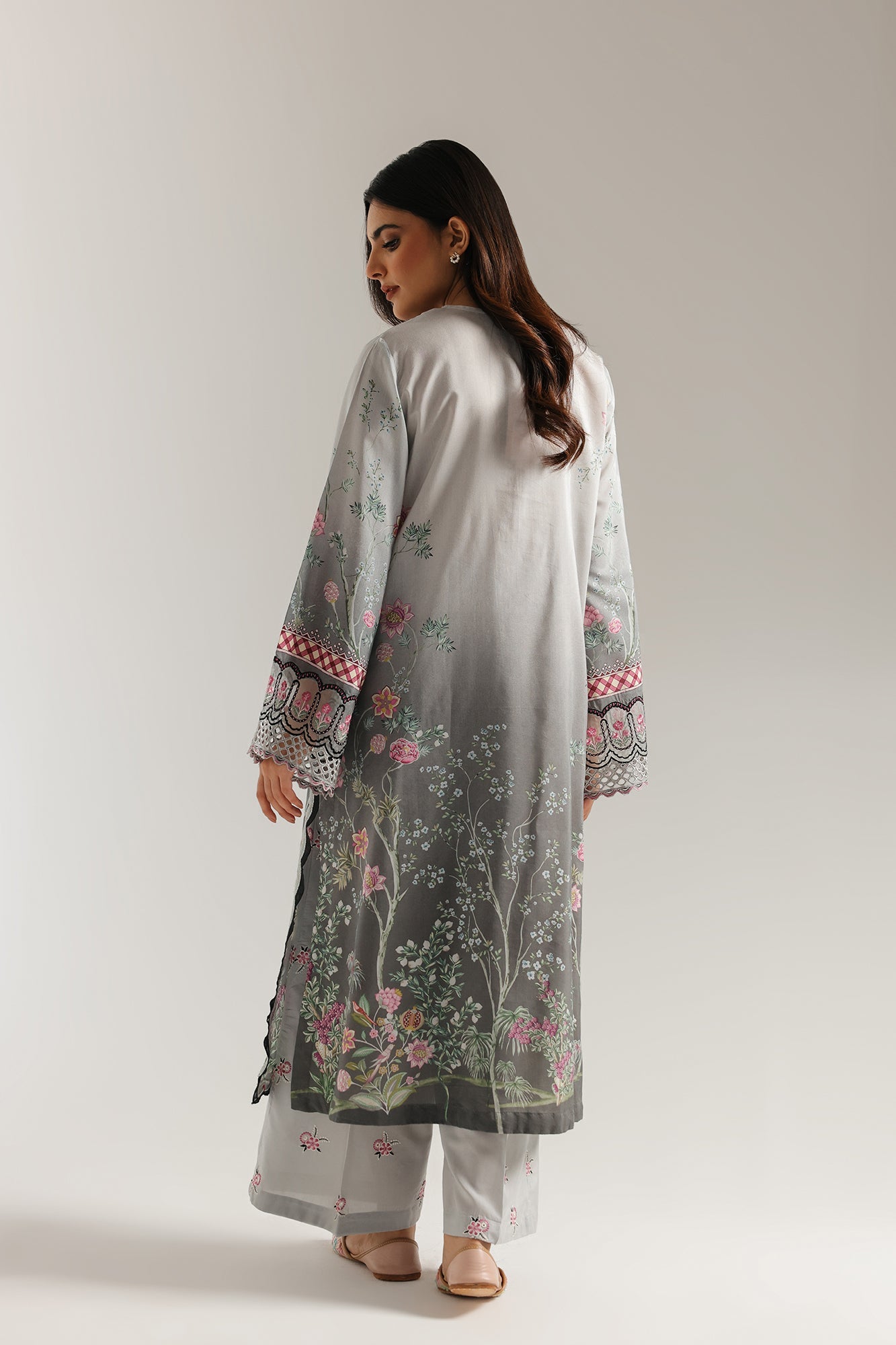 EMBROIDERED SUIT (E3469/103/817)