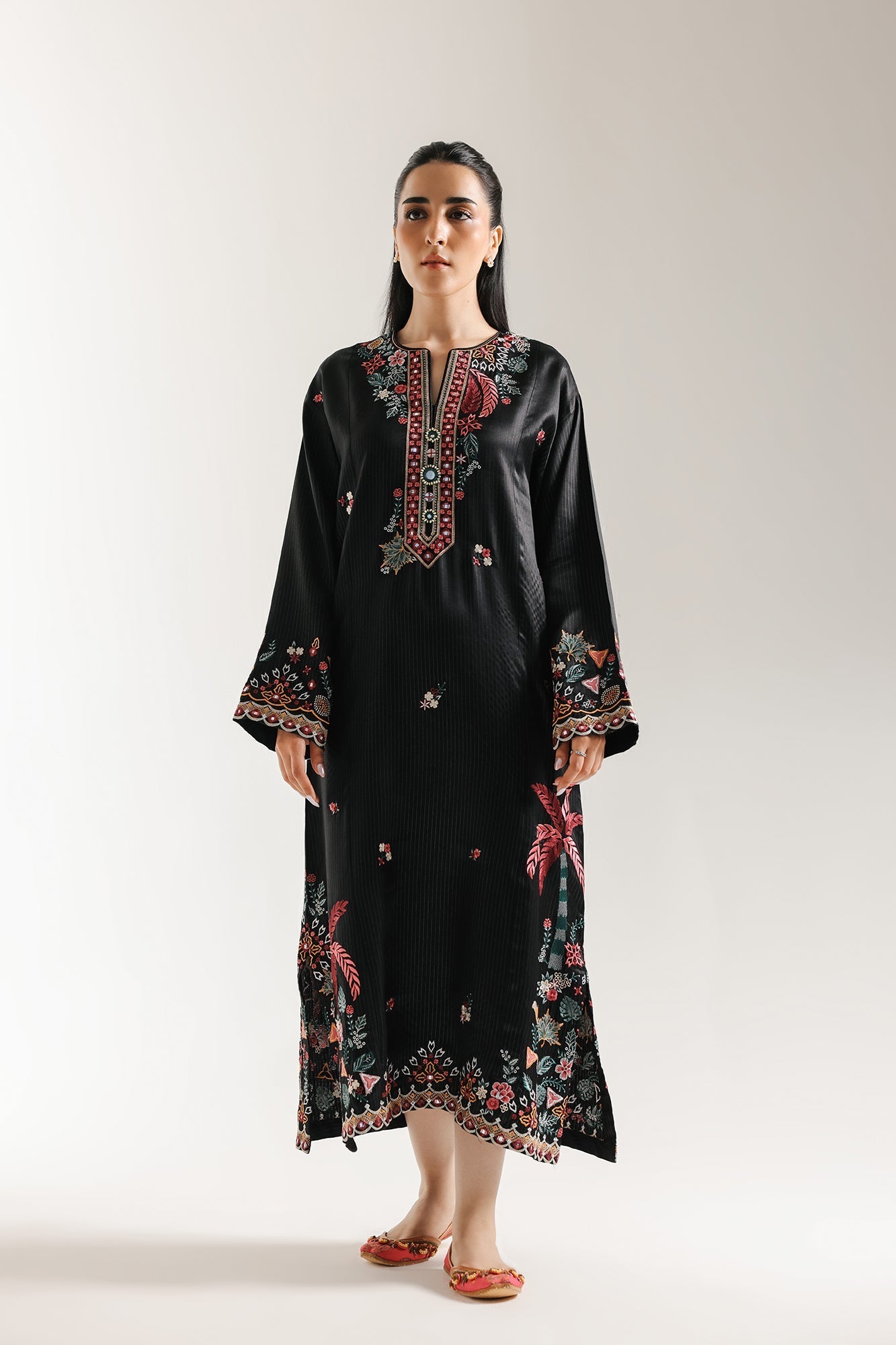 EMBROIDERED SHIRT (E3528/103/902)