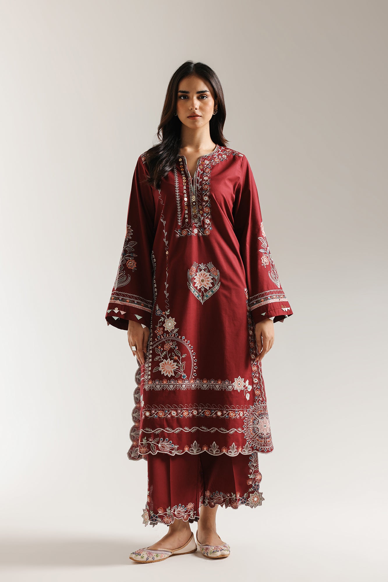 EMBROIDERED SUIT (E3632/103/402)