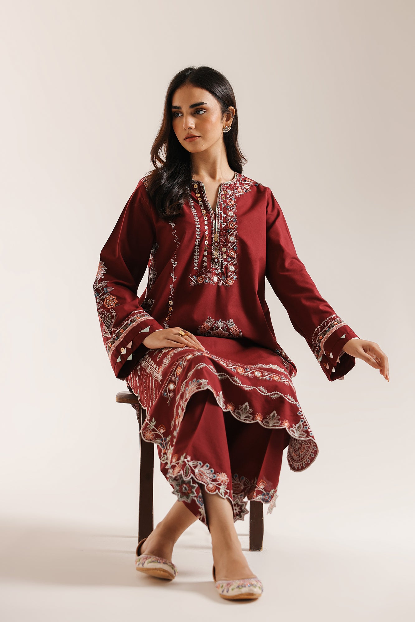 EMBROIDERED SUIT (E3632/103/402)