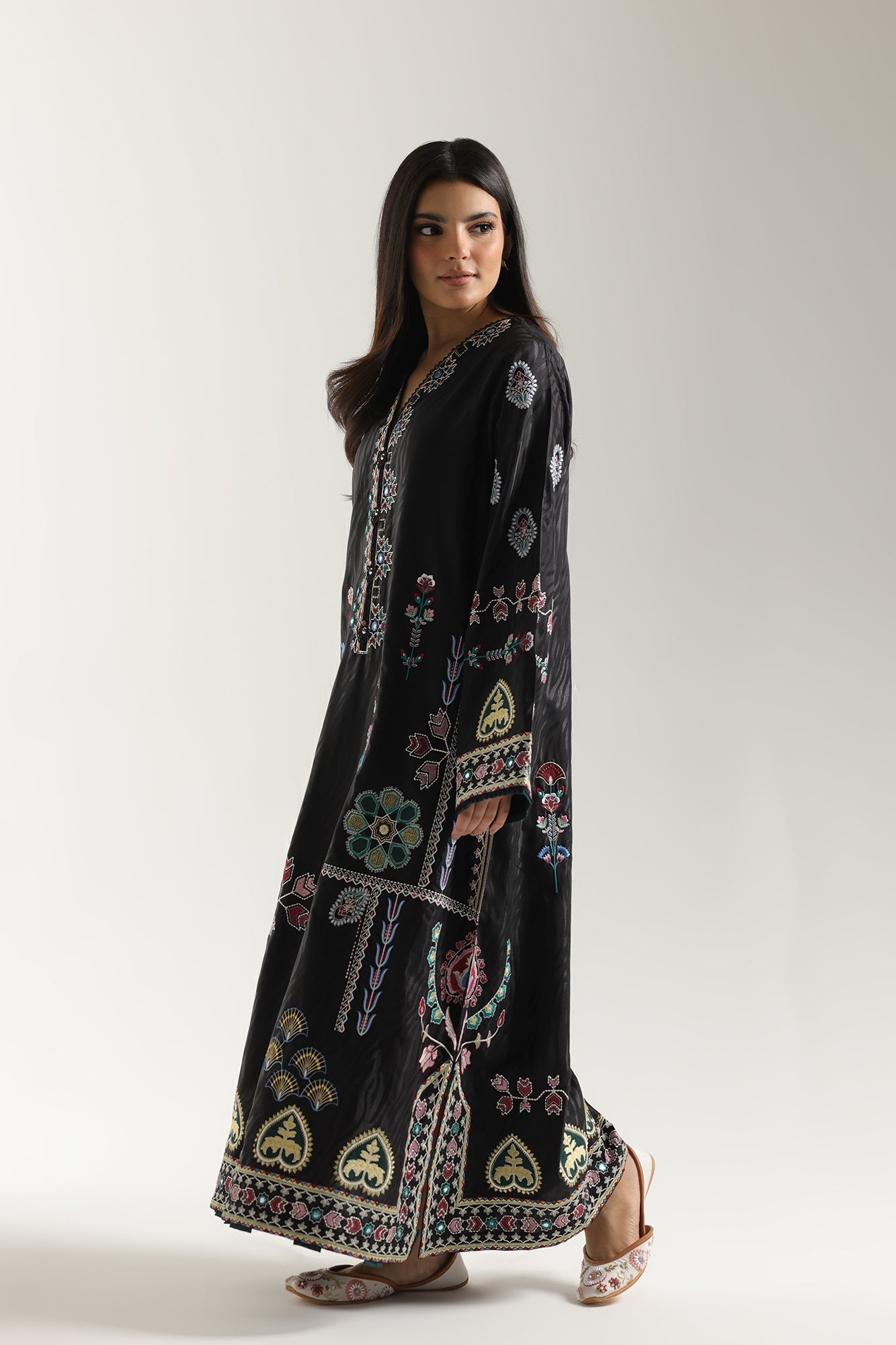 EMBROIDERED KAFTAN (E3637/103/902)