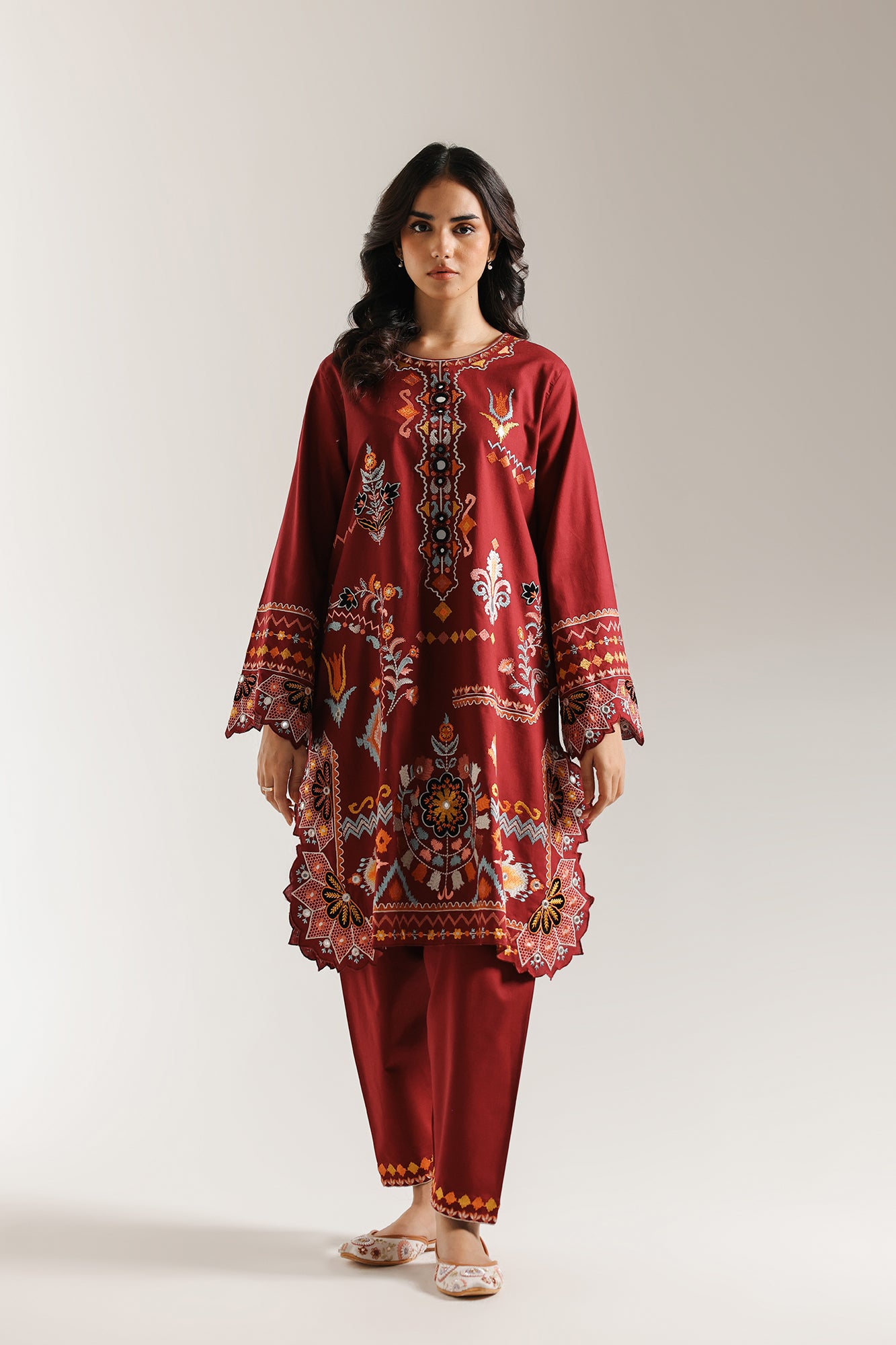 EMBROIDERED SUIT (E3651/103/403)