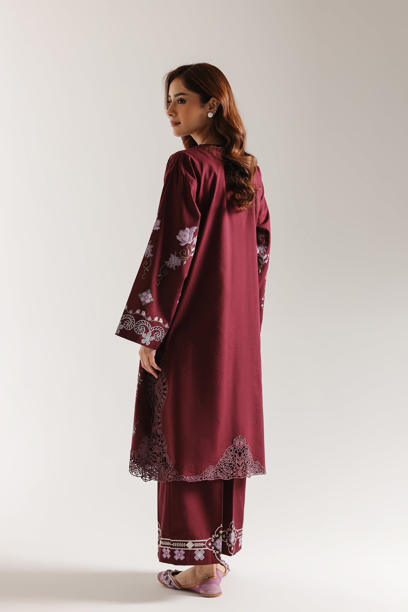 EMBROIDERED SUIT (E3653/103/519)