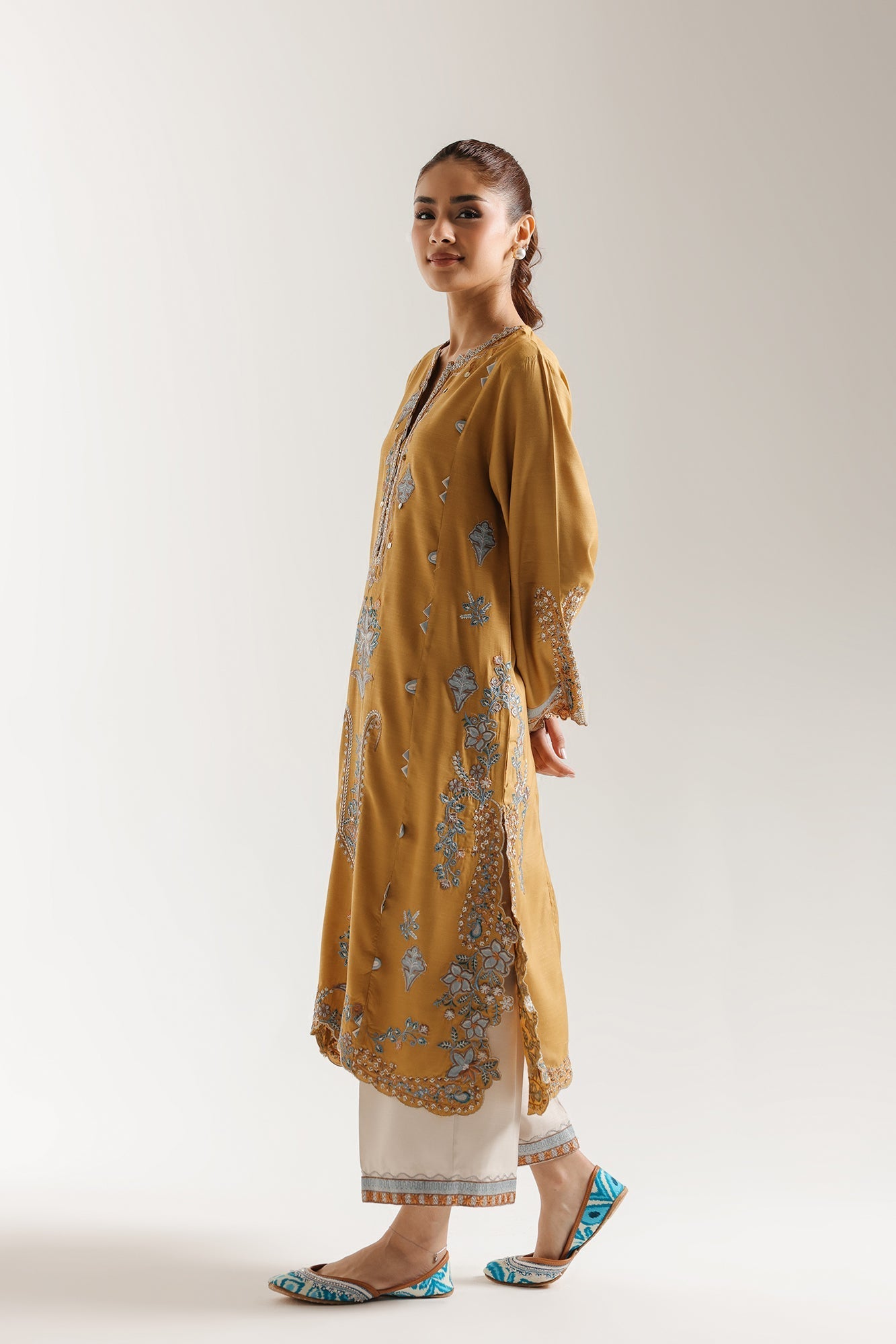 EMBROIDERED SUIT (E3660/103/219)