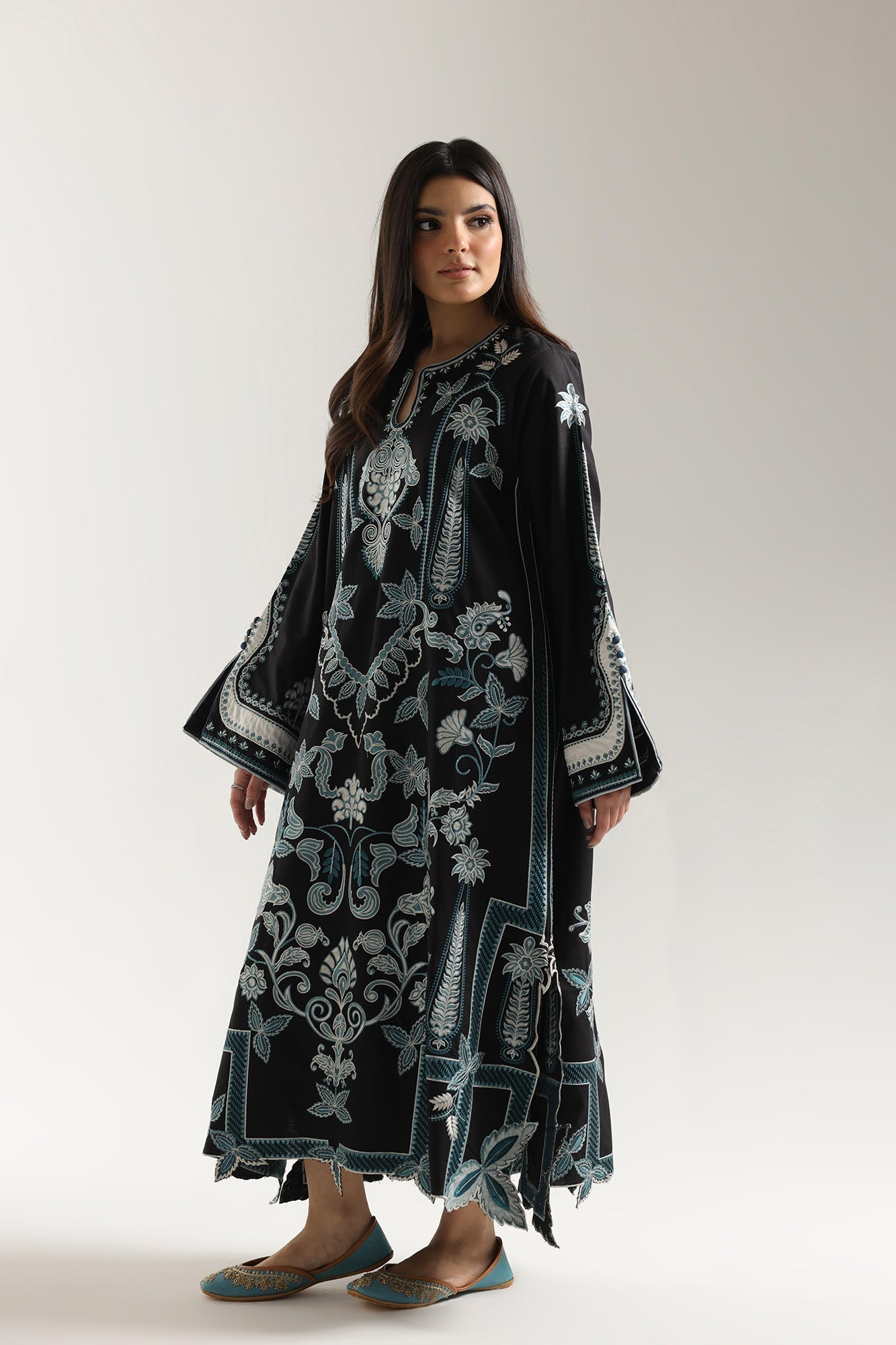 EMBROIDERED SHIRT (E3666/103/901)