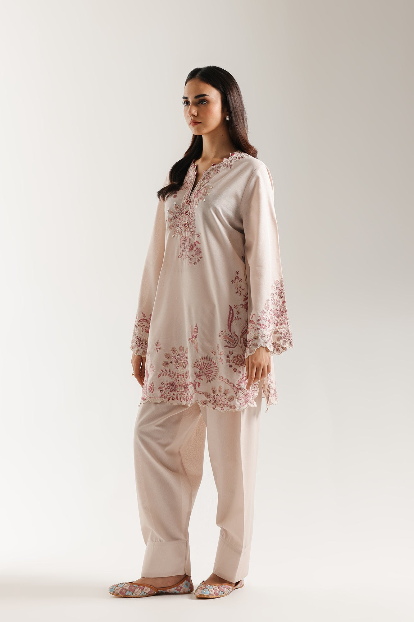 EMBROIDERED SUIT (E3691/103/330)