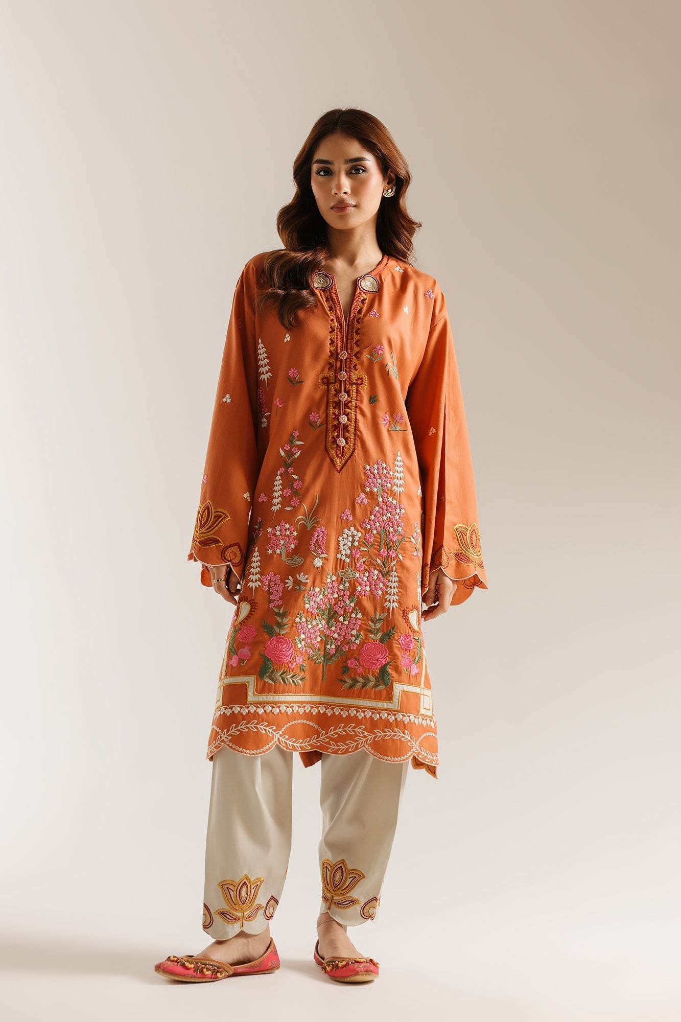 EMBROIDERED SUIT (E3702/103/205)