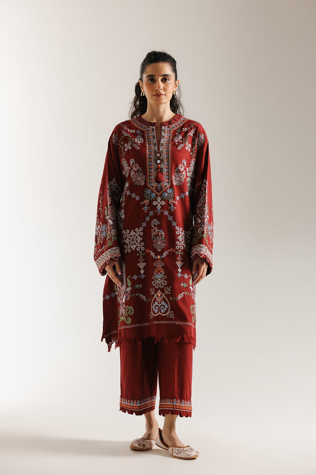 EMBROIDERED SUIT (E3709/103/402)