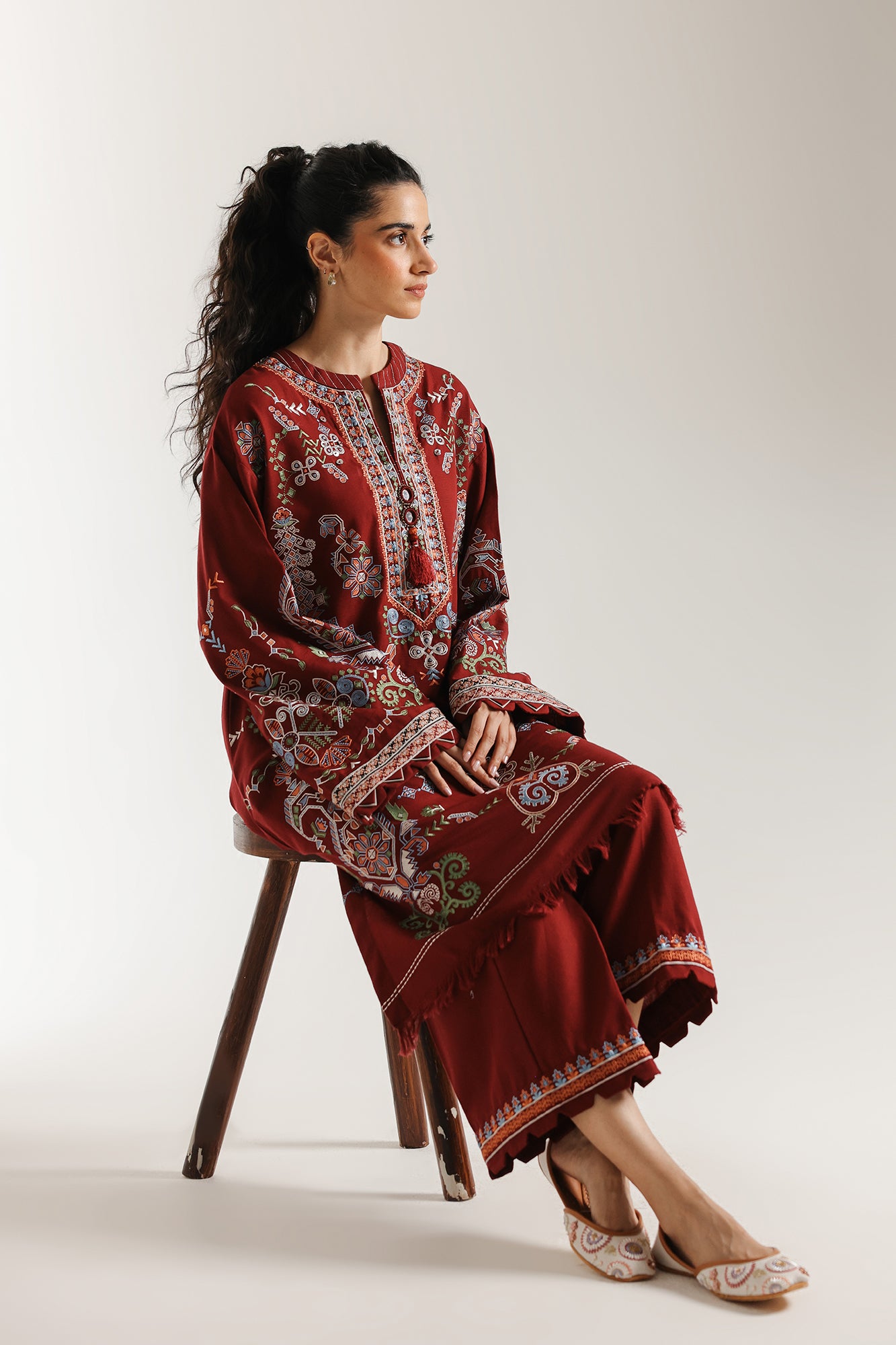 EMBROIDERED SUIT (E3709/103/402)