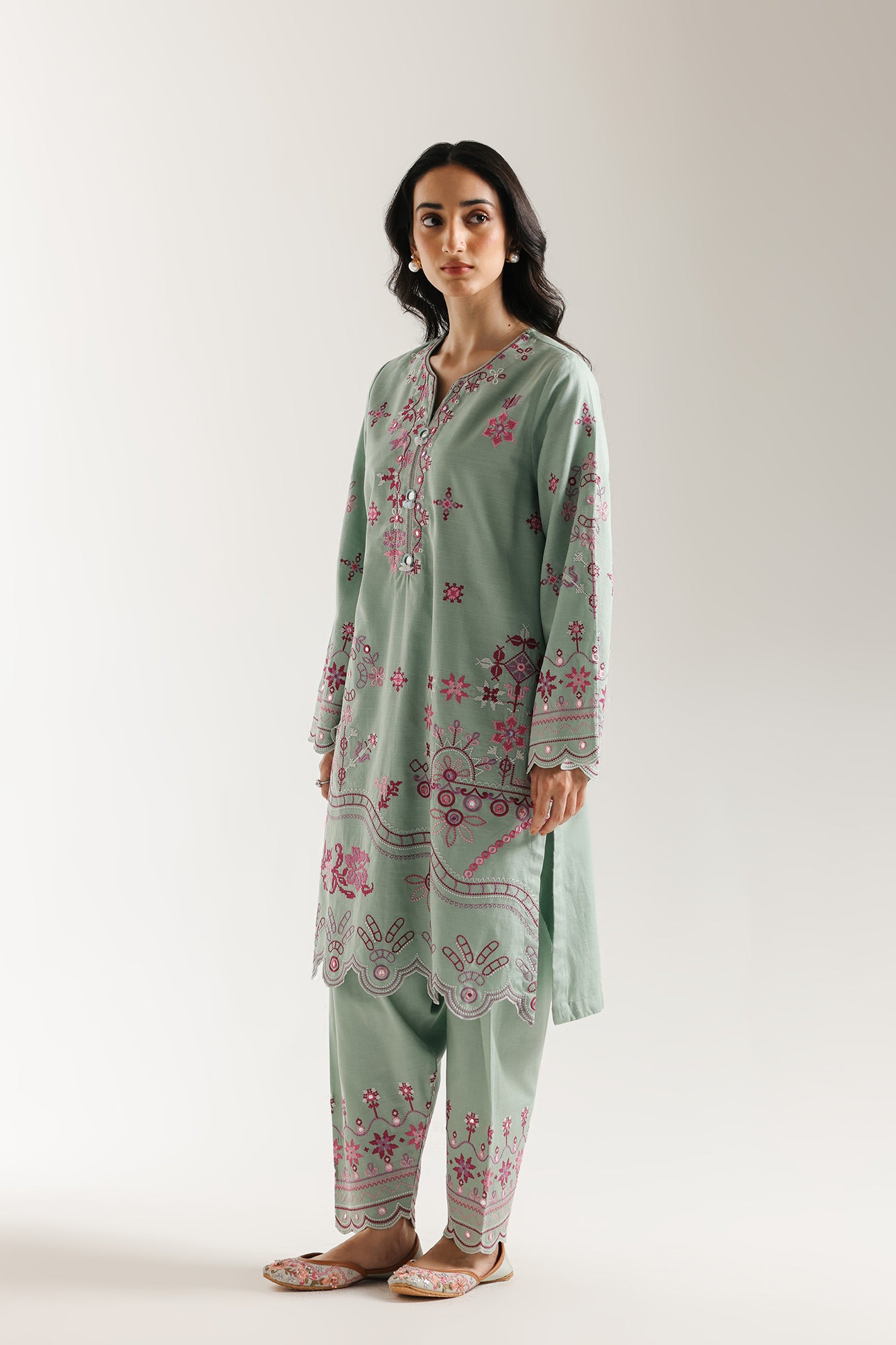 EMBROIDERED SUIT (E3717/103/718)