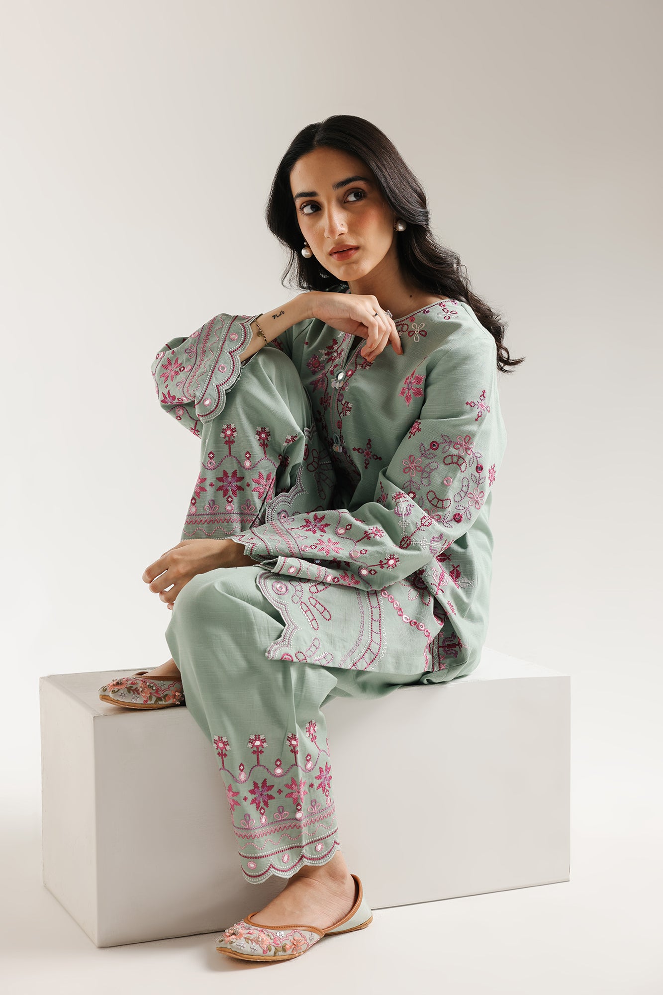 EMBROIDERED SUIT (E3717/103/718)