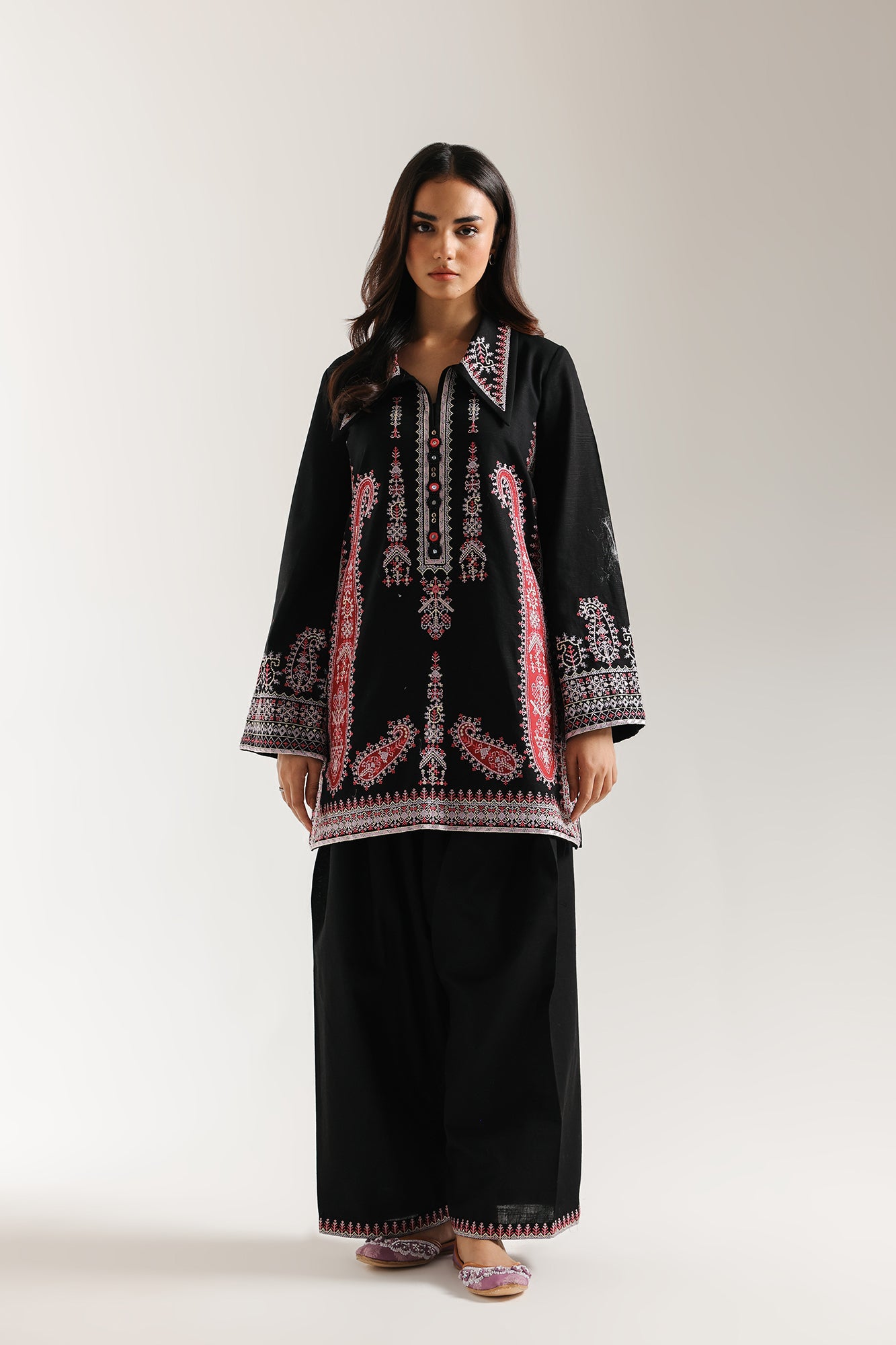 EMBROIDERED SUIT (E3721/103/902)