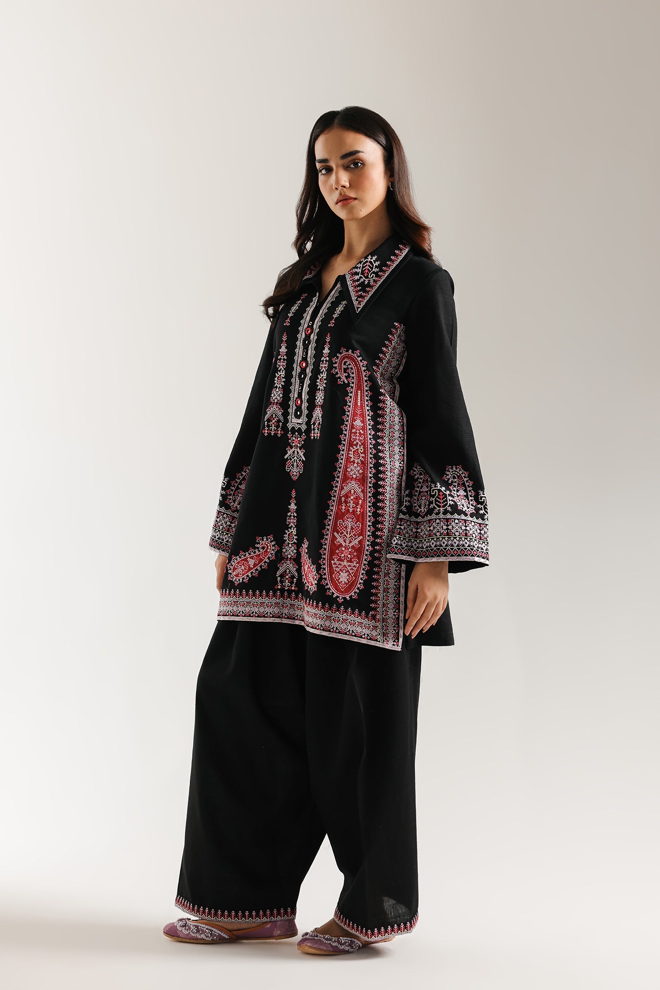 EMBROIDERED SUIT (E3721/103/902)