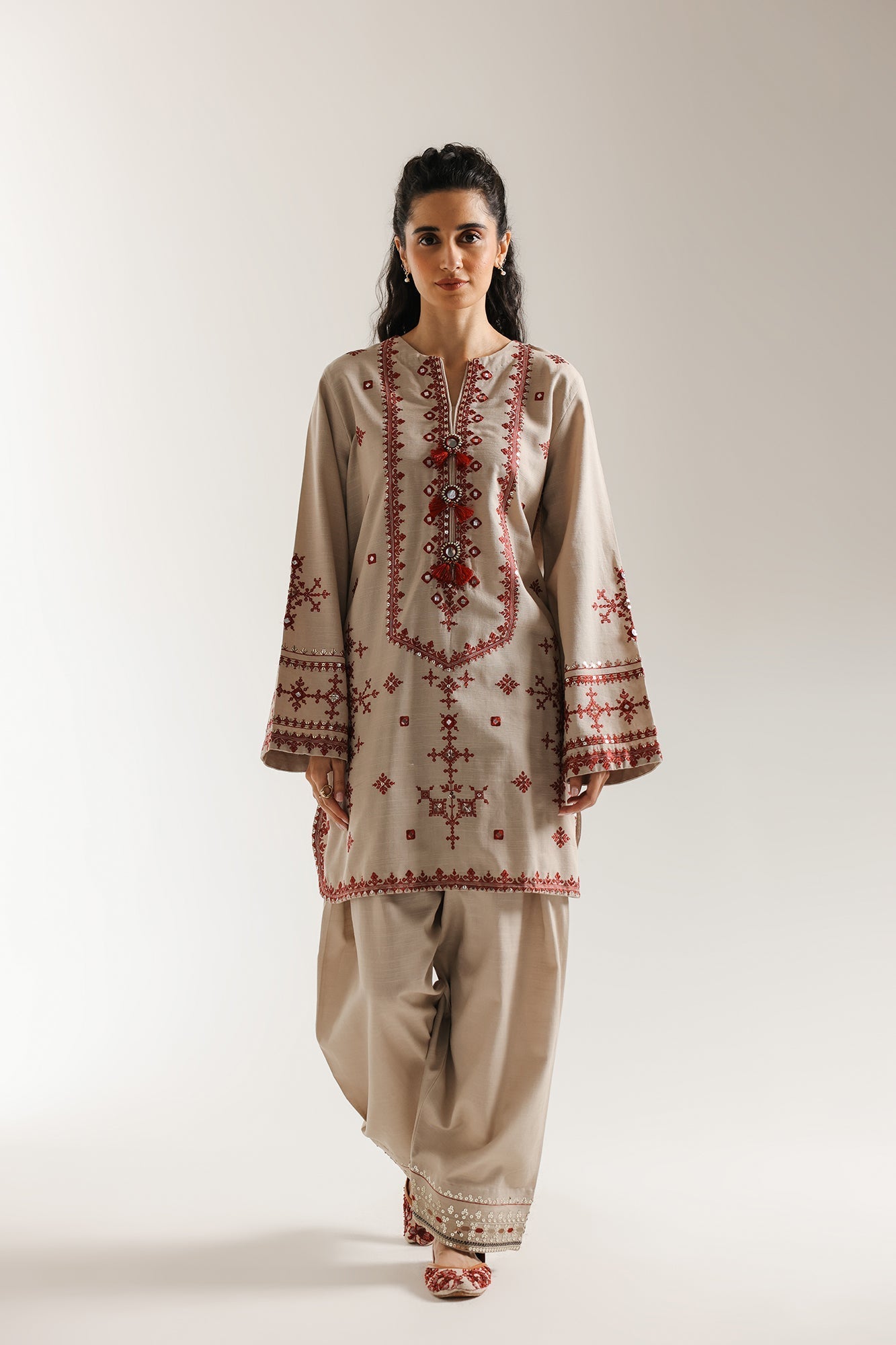 EMBROIDERED SUIT (E3723/103/006)