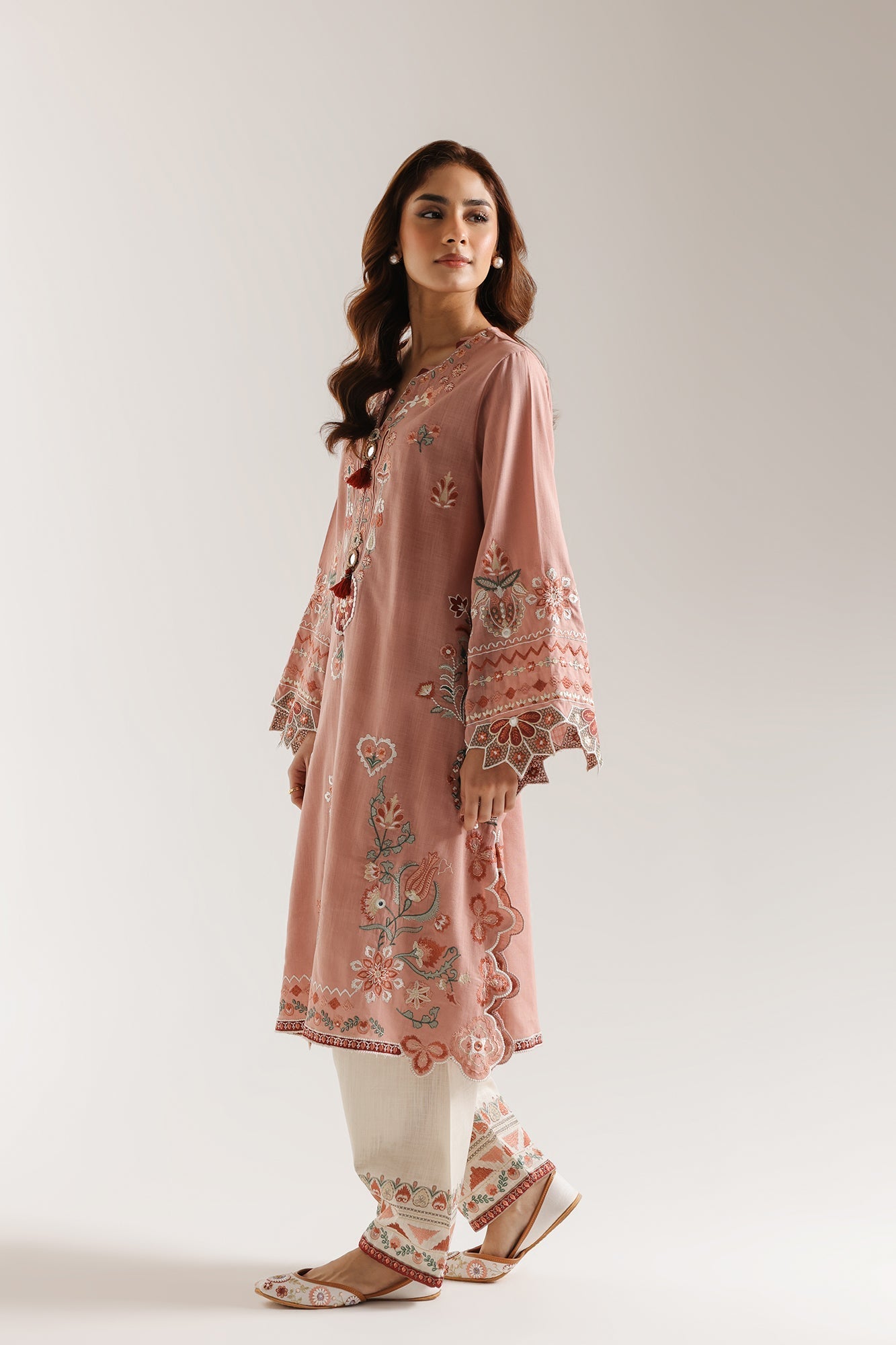 EMBROIDERED SUIT (E3745/103/327)