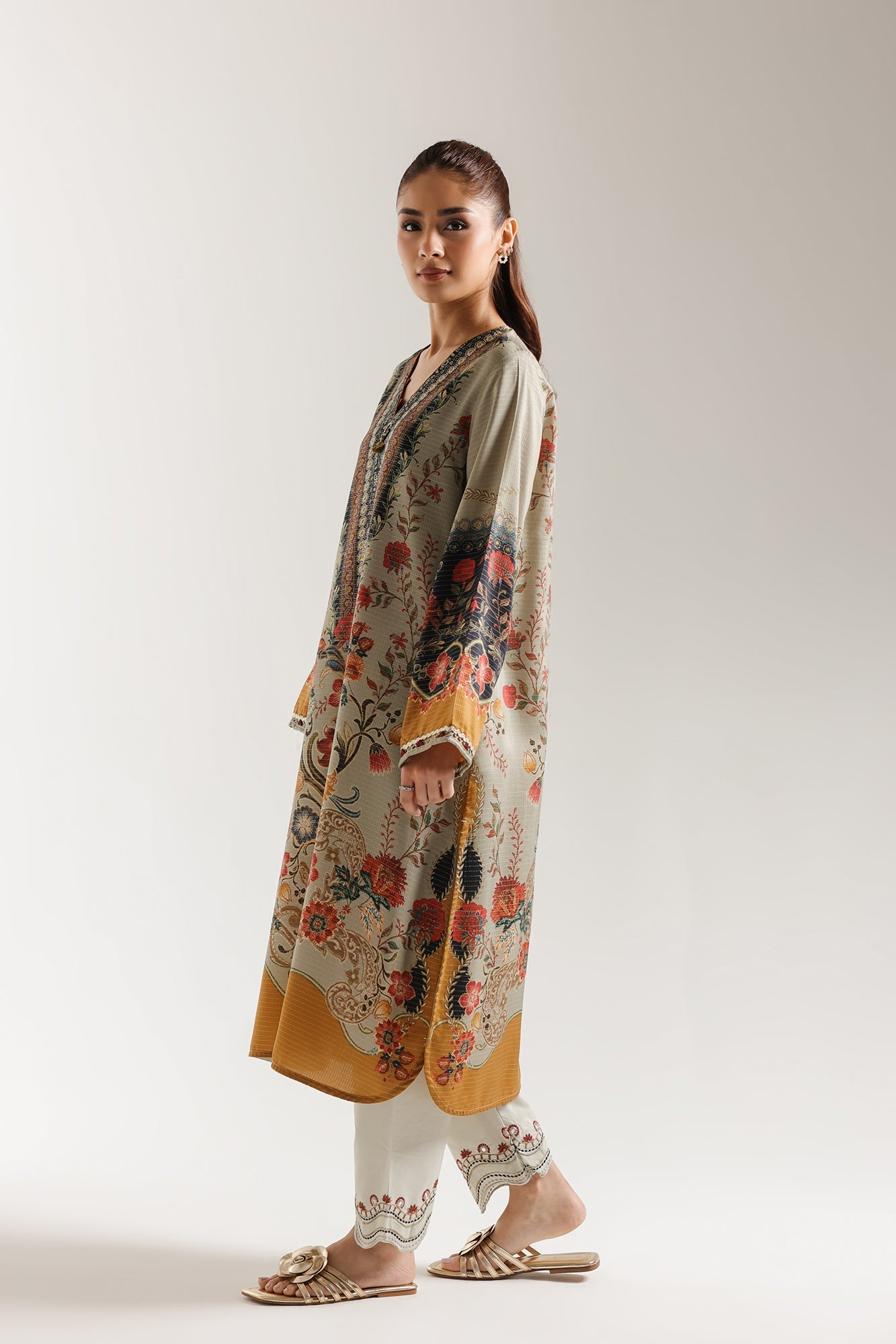 EMBROIDERED SUIT (E3760/103/403)