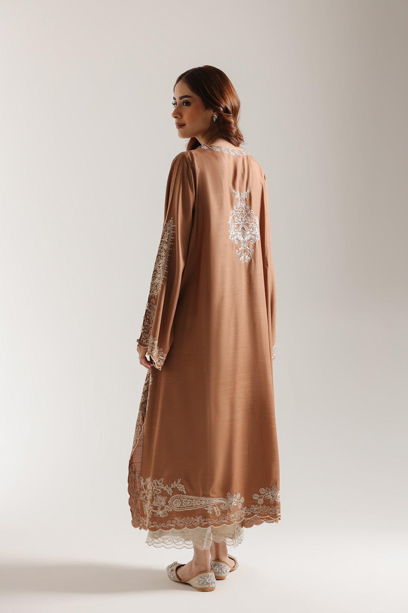 EMBROIDERED SUIT (E3775/103/806)