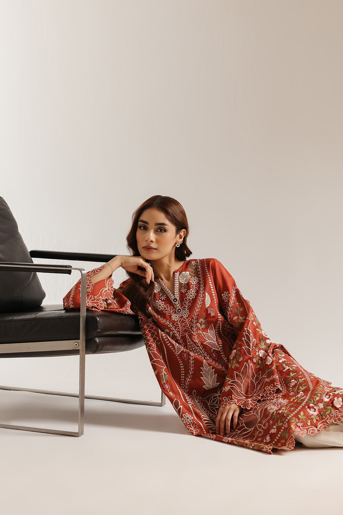 EMBROIDERED SUIT (E3776/103/205)