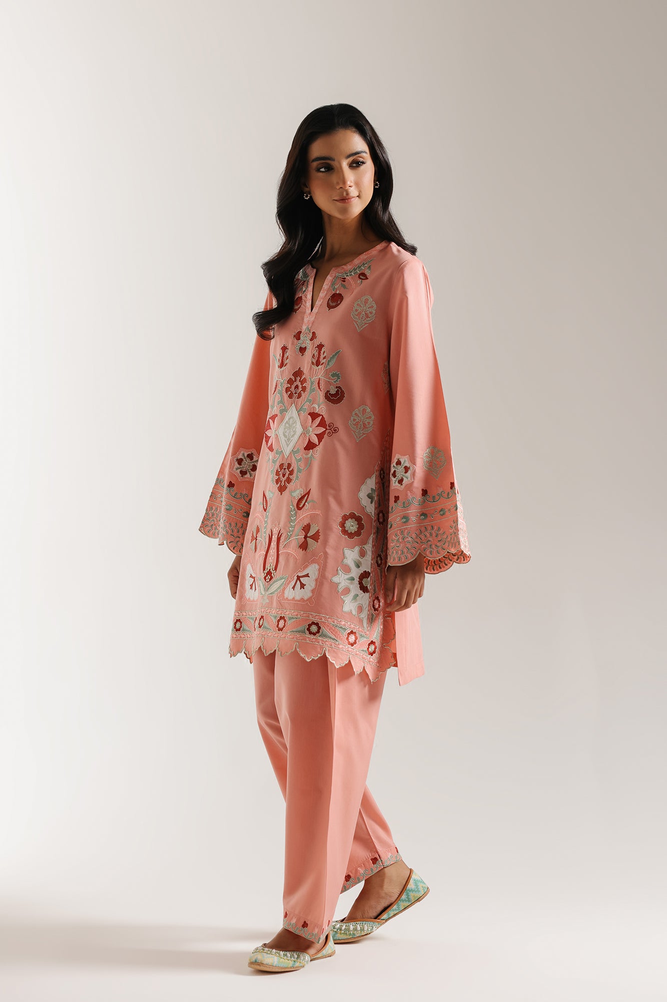 EMBROIDERED SUIT (E3796/103/313)