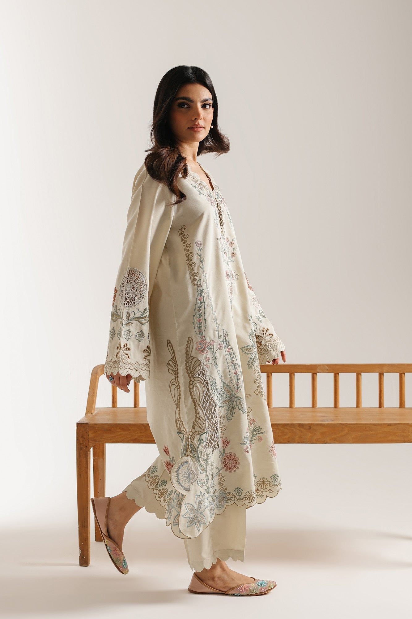 EMBROIDERED SUIT (E3802/103/006)