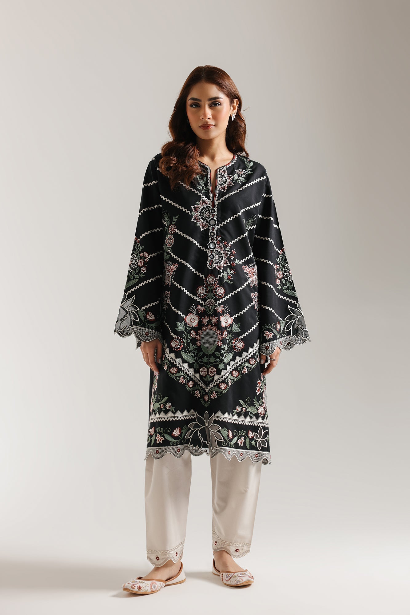 EMBROIDERED SUIT (E3803/103/902)