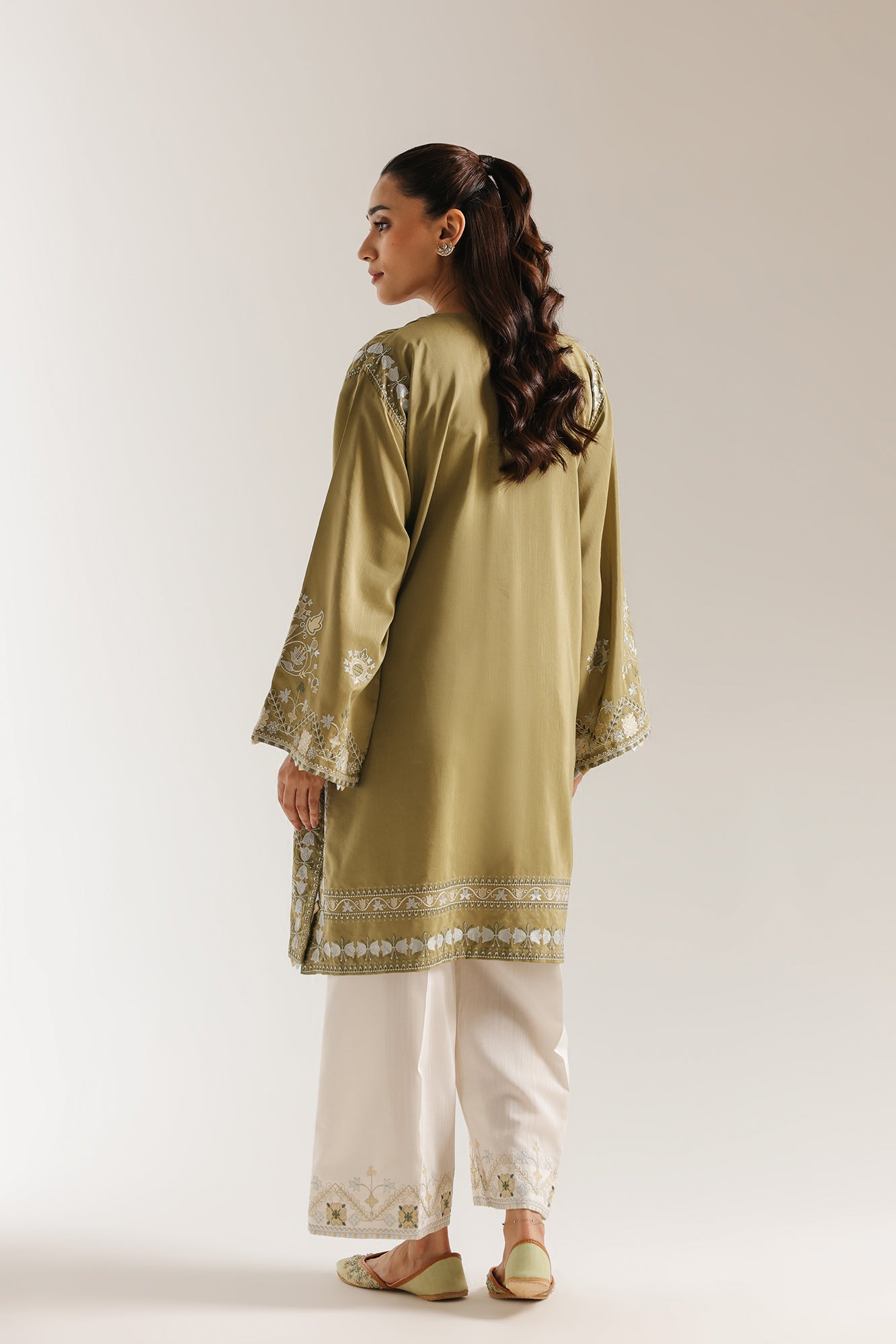 EMBROIDERED SUIT (E4011/103/121)