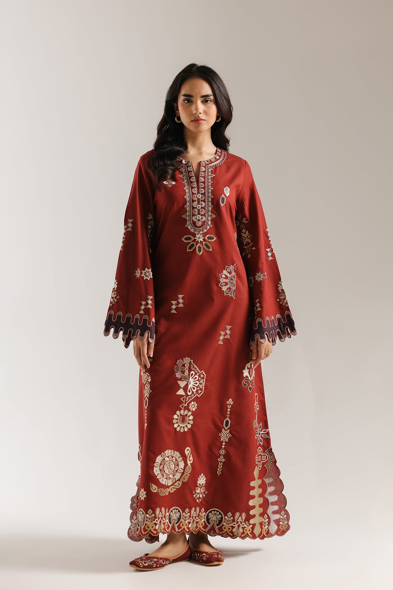 EMBROIDERED DRESS (E4025/103/304)