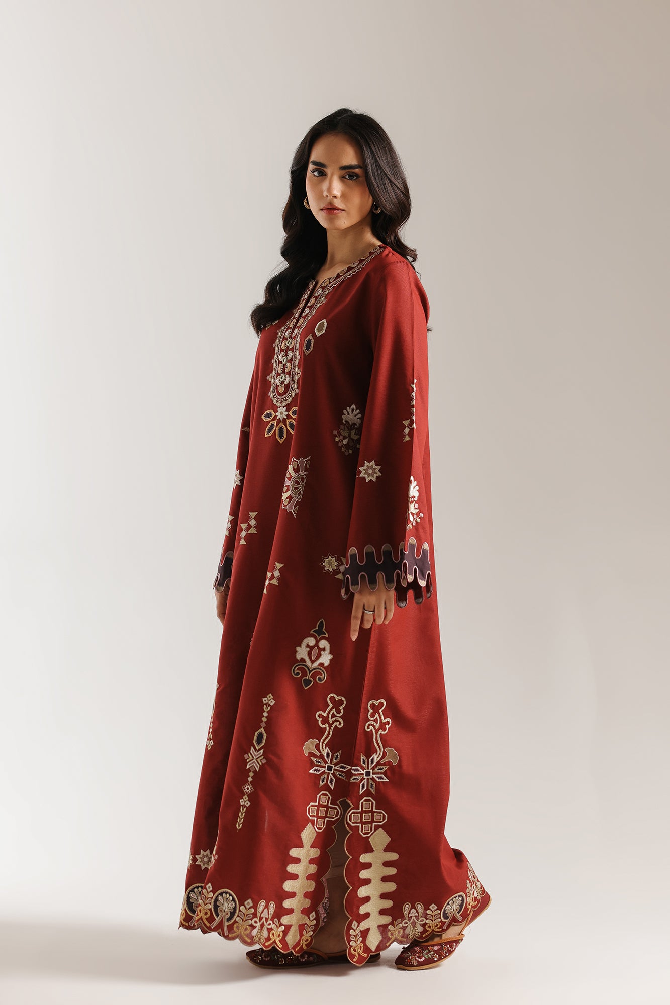 EMBROIDERED DRESS (E4025/103/304)