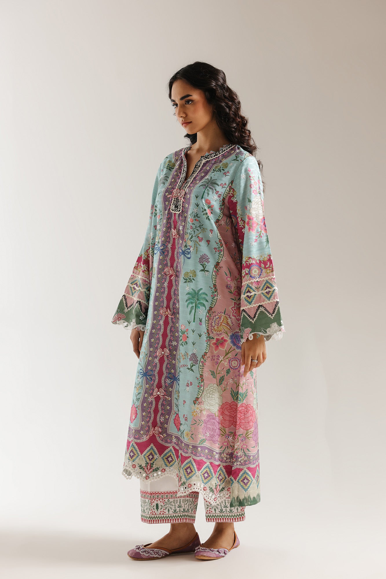 EMBROIDERED SUIT (E4031/103/719)