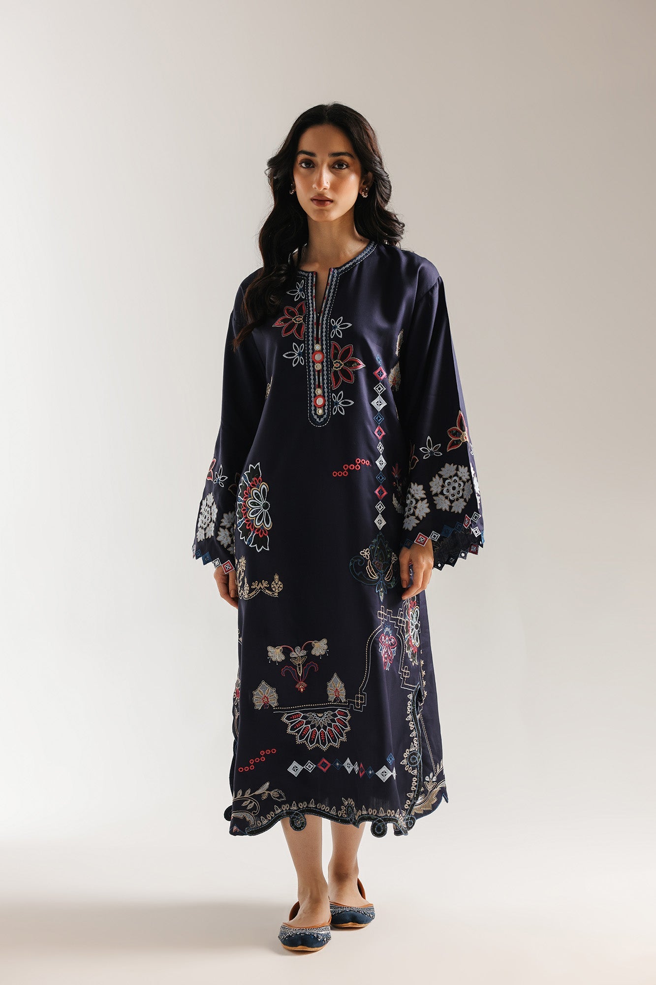 EMBROIDERED SHIRT (E4040/103/618)