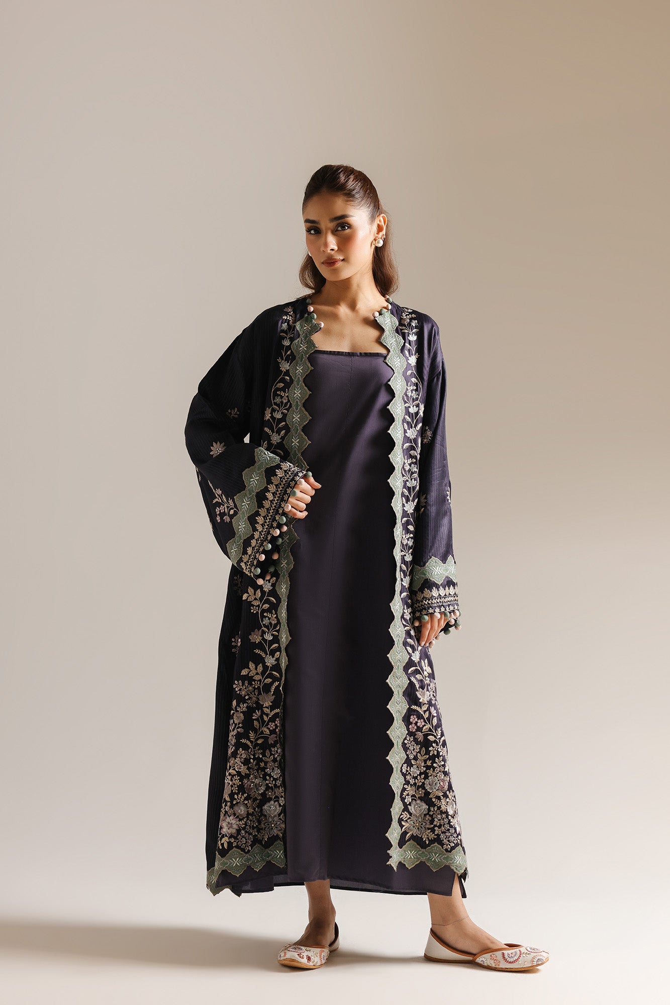 EMBROIDERED KIMONO (E4041/103/902)