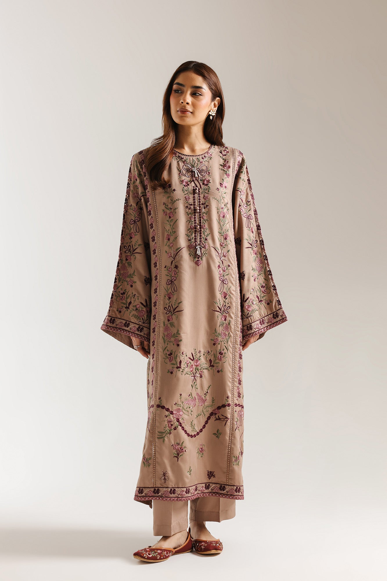 EMBROIDERED SUIT (E4042/103/805)