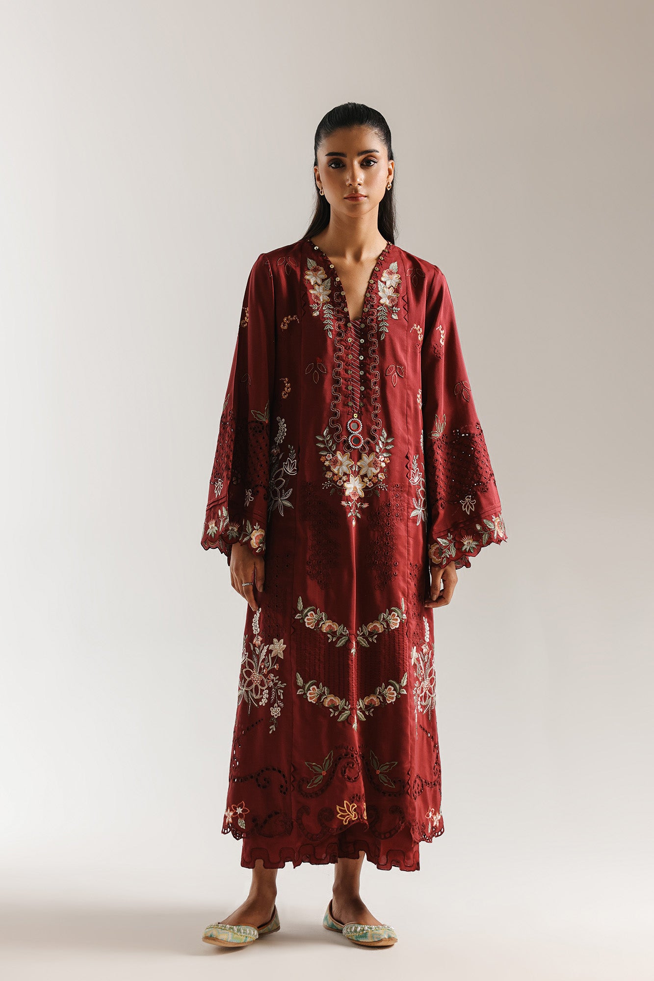 EMBROIDERED SUIT (E4050/103/304)