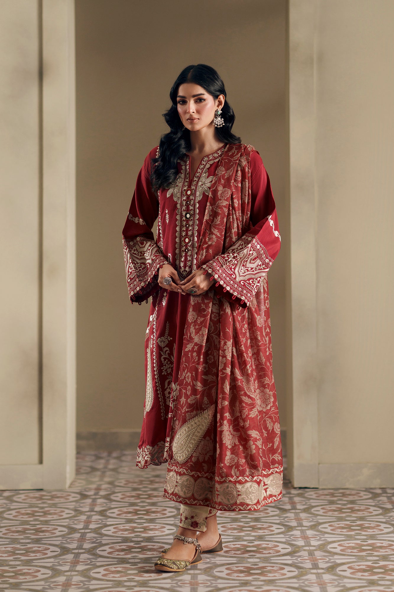 EMBROIDERED SUIT (E4053/103/301)