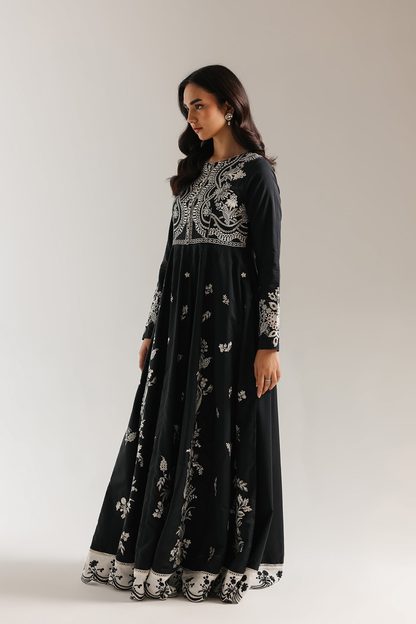EMBROIDERED DRESS (E4077/103/901)