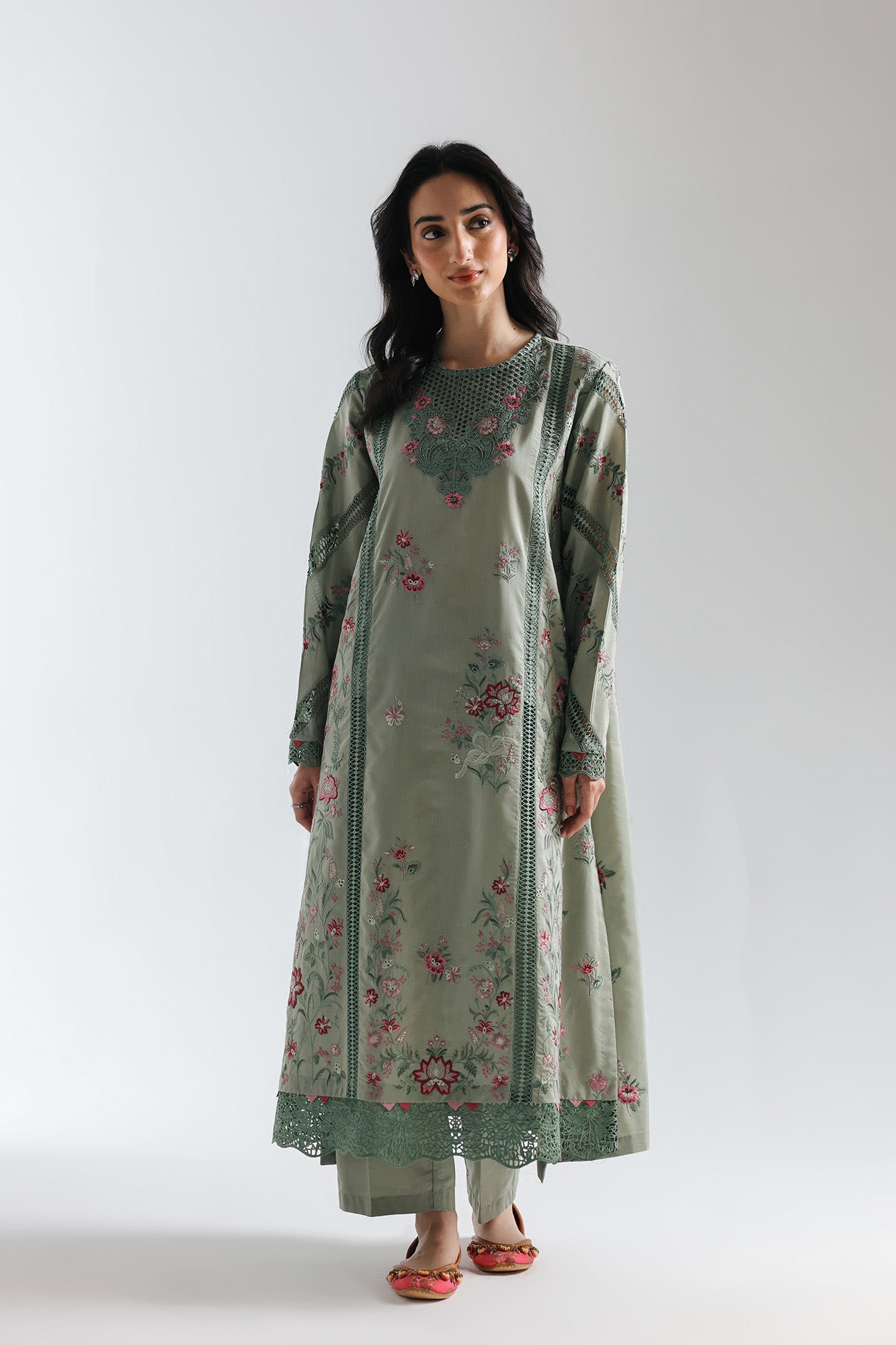 EMBROIDERED SUIT (E4078/103/130)