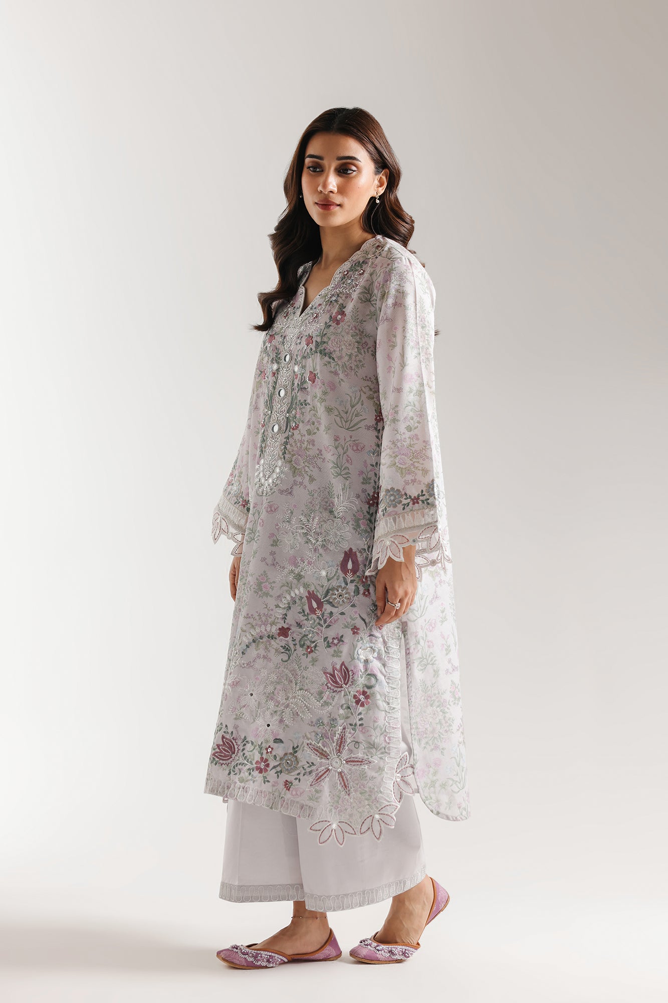 EMBROIDERED SUIT (E4098/103/531)