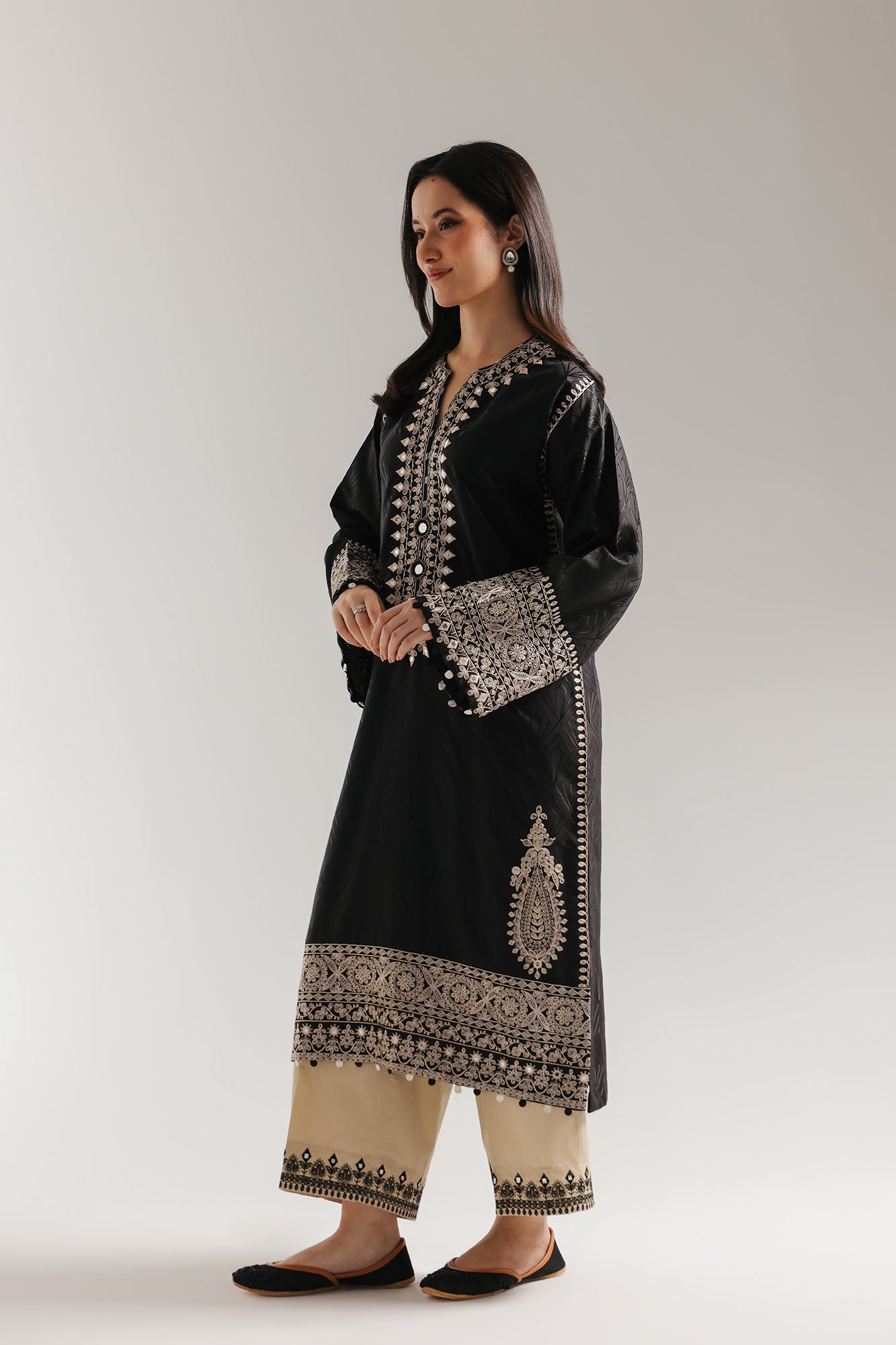 EMBROIDERED SUIT (E4102/103/902)