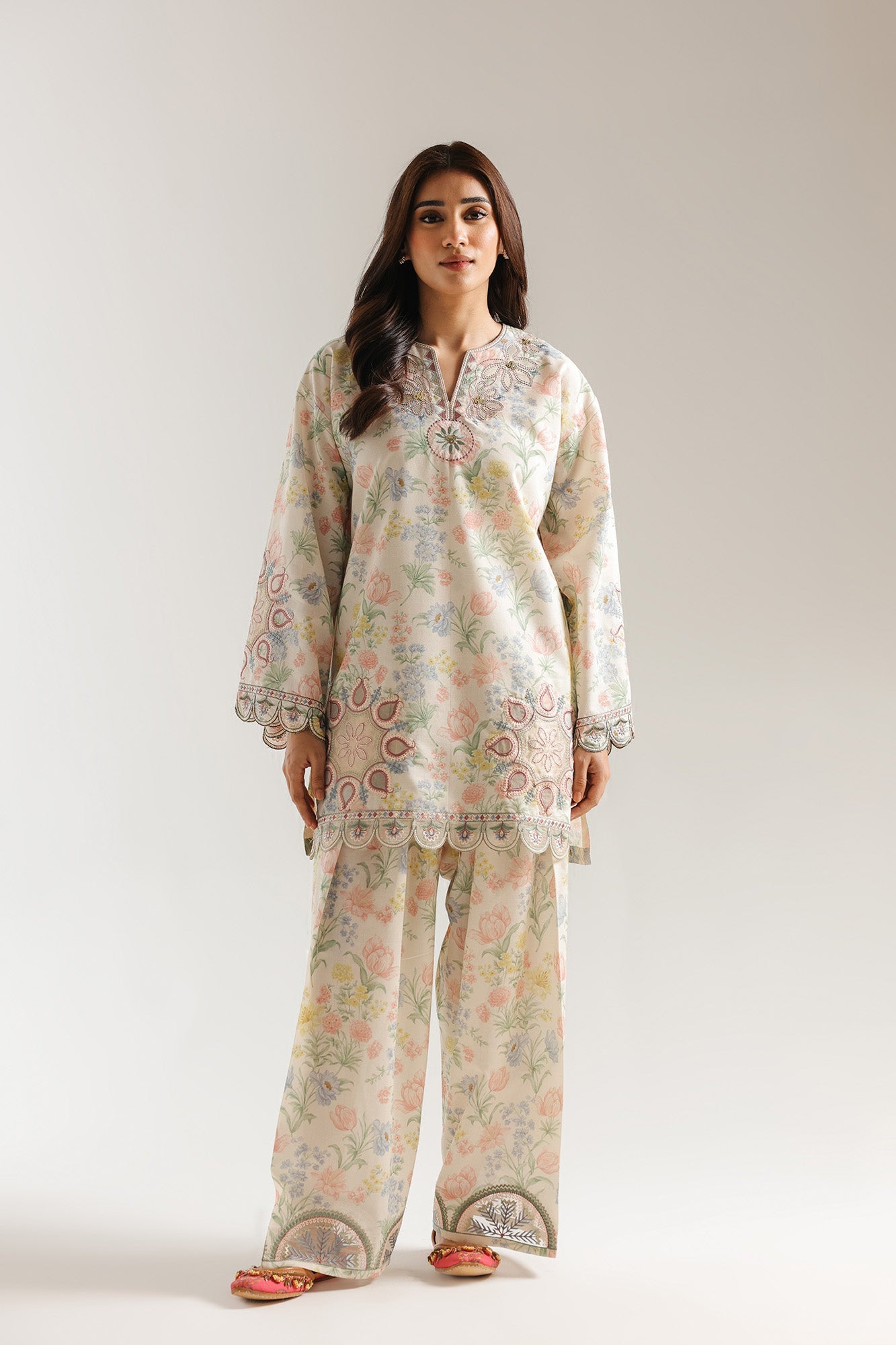 EMBROIDERED SUIT (E4128/103/005)