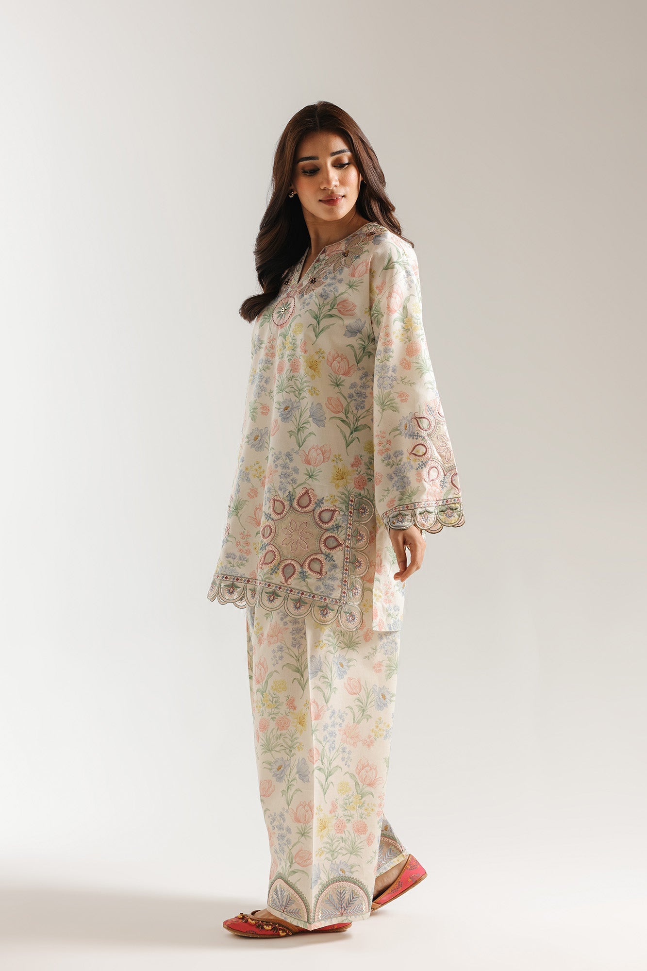 EMBROIDERED SUIT (E4128/103/005)