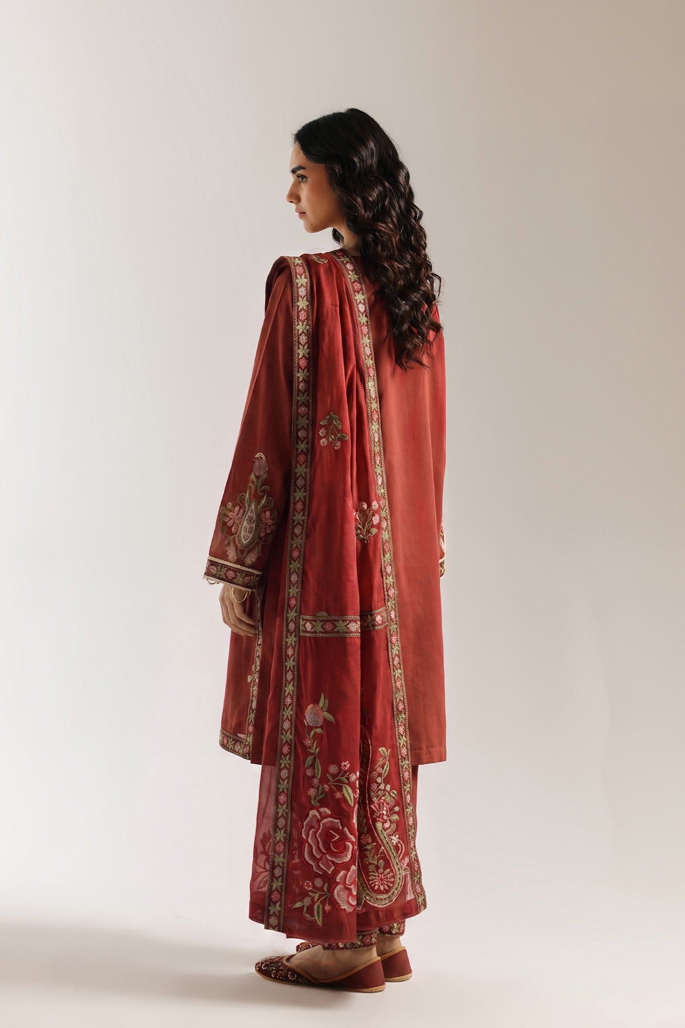 EMBROIDERED SUIT (E4137/103/414)