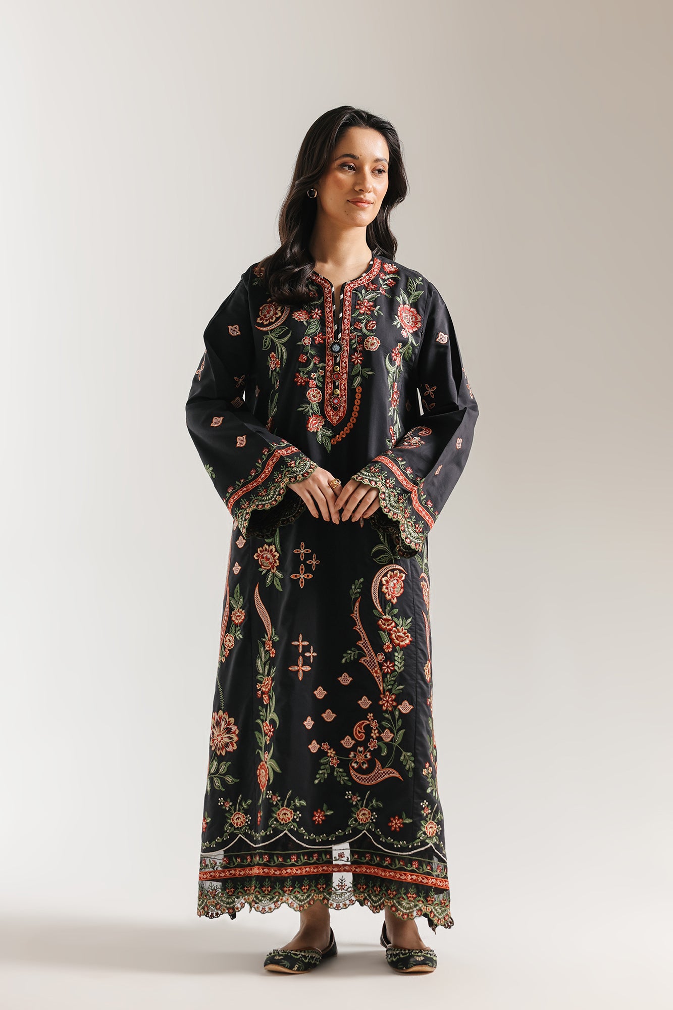 EMBROIDERED SUIT (E4140/103/902)