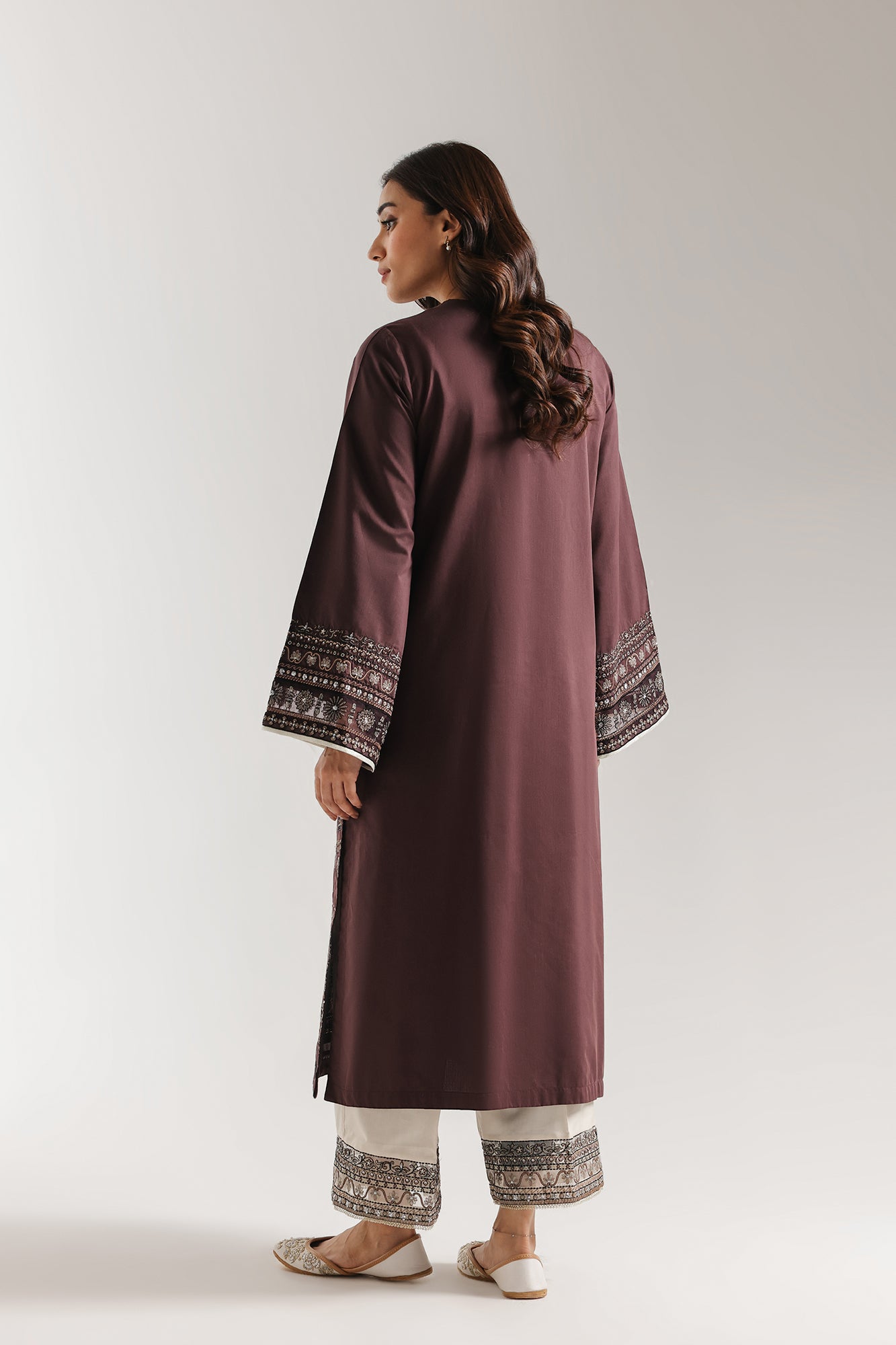 EMBROIDERED SUIT (E4145/103/304)