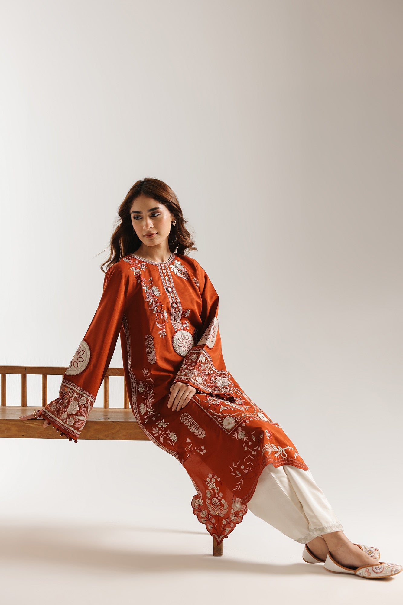 EMBROIDERED SUIT (E4156/103/205)