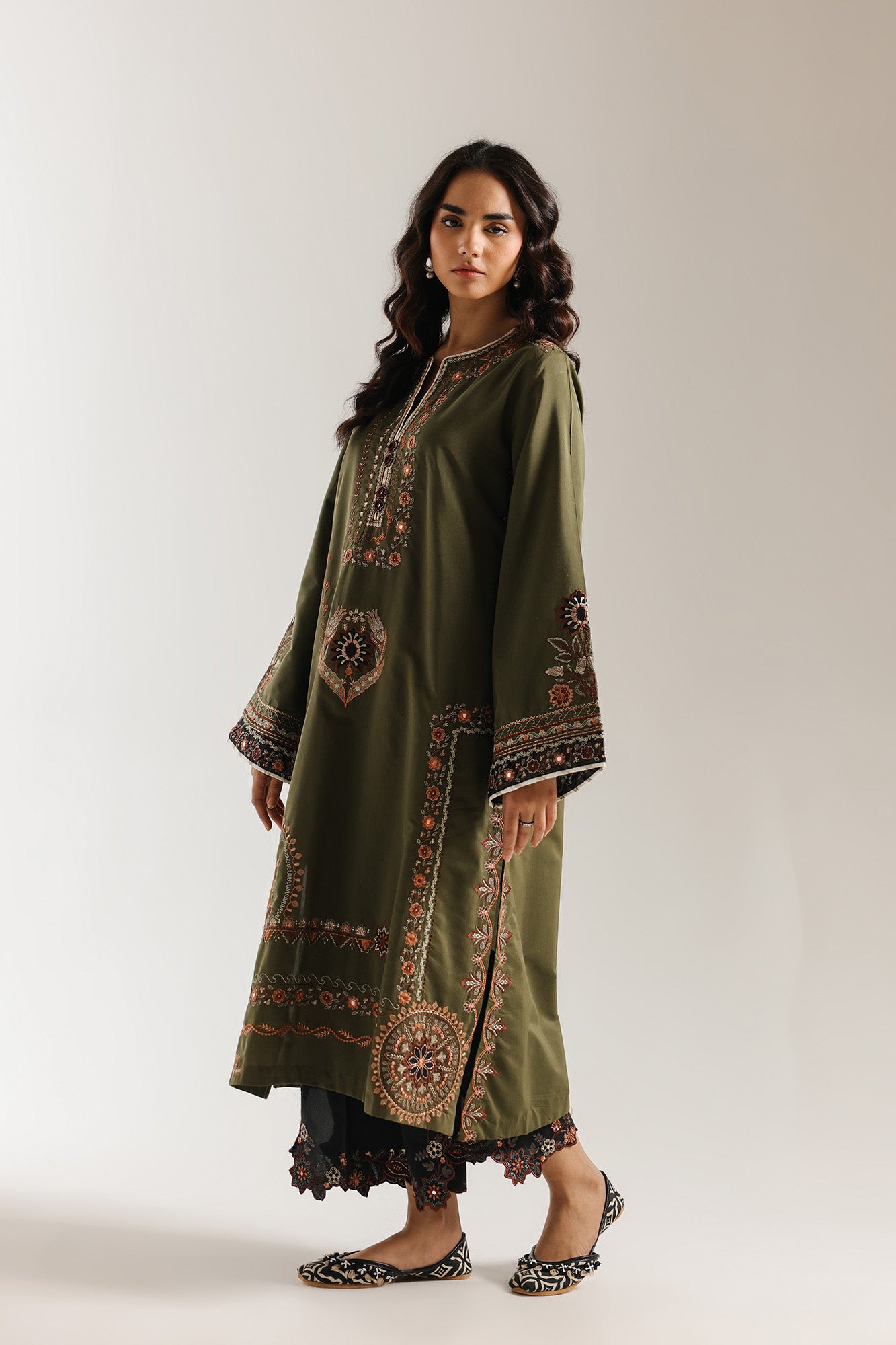 EMBROIDERED SUIT (E4158/103/118)