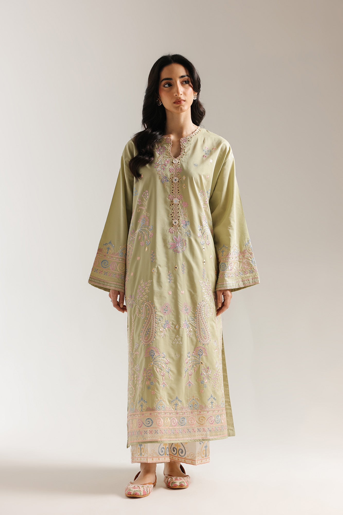 EMBROIDERED SUIT (E4167/103/130)